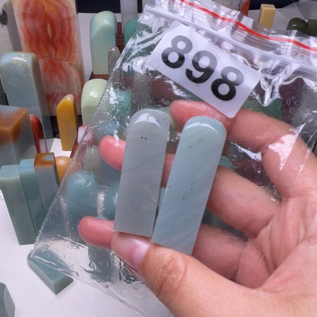 老挝石天青石天青石。1.3。 1.5两正章