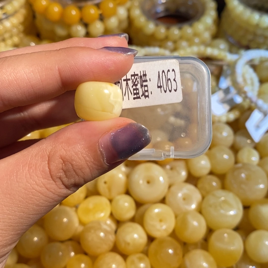 琥珀未镶嵌珠宝奇石4063微瑕