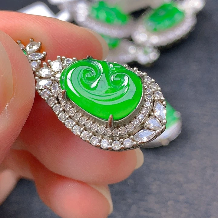 翡翠未镶嵌颈饰翡翠