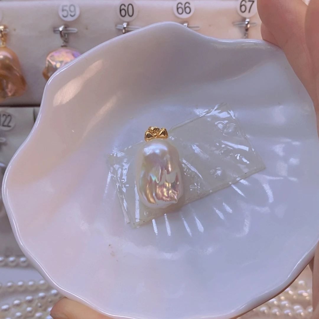 合金无炫彩白巴吊坠