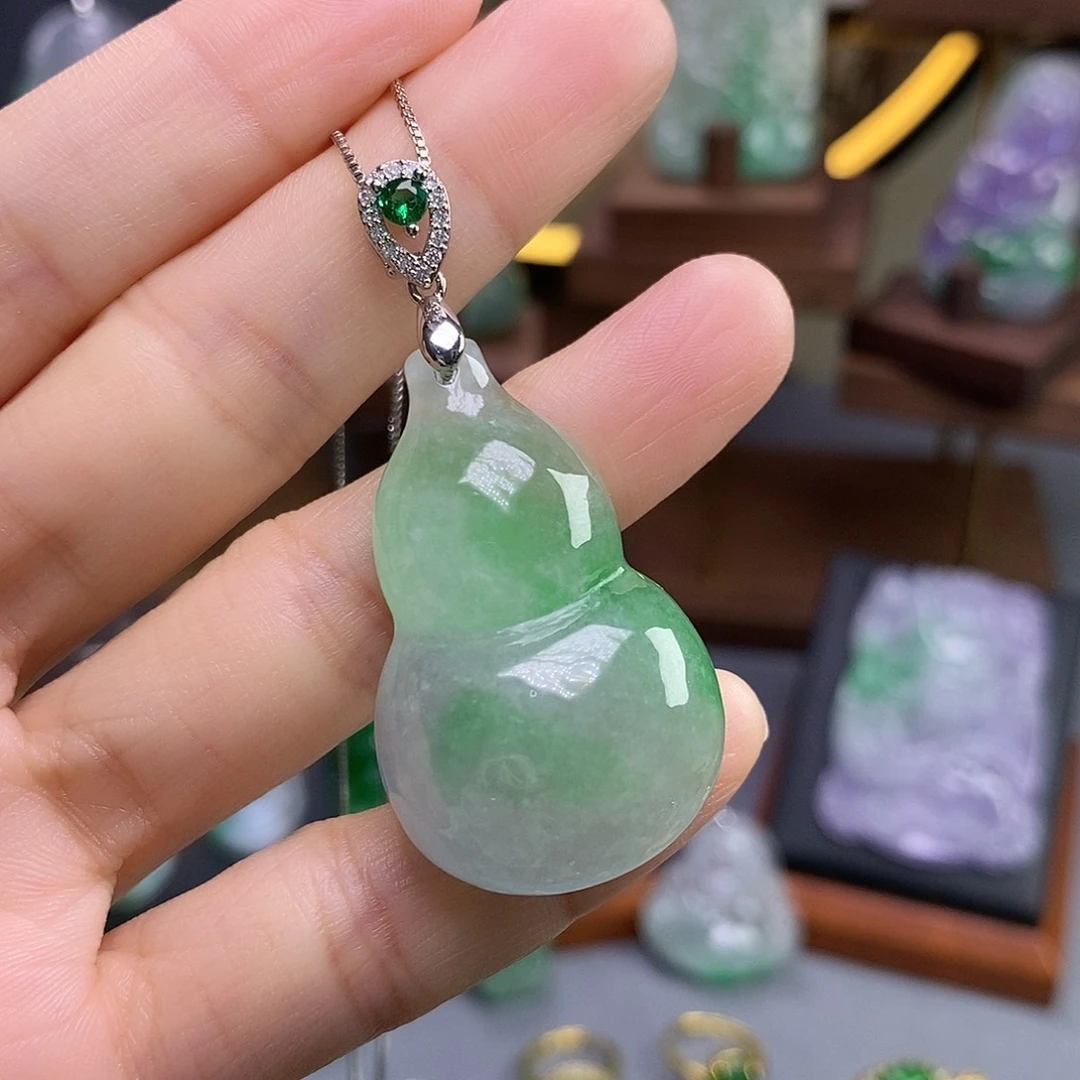 吊坠(赠链)未镶嵌翡翠