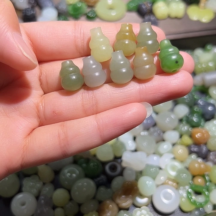 和田玉未镶嵌珠宝半成品98一个多样性发其一