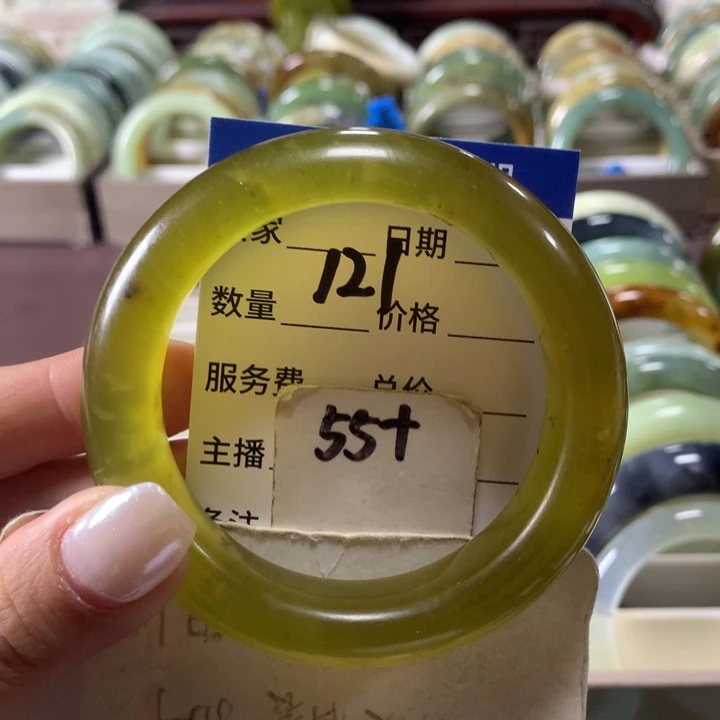 蛇纹石玉未镶嵌手镯121