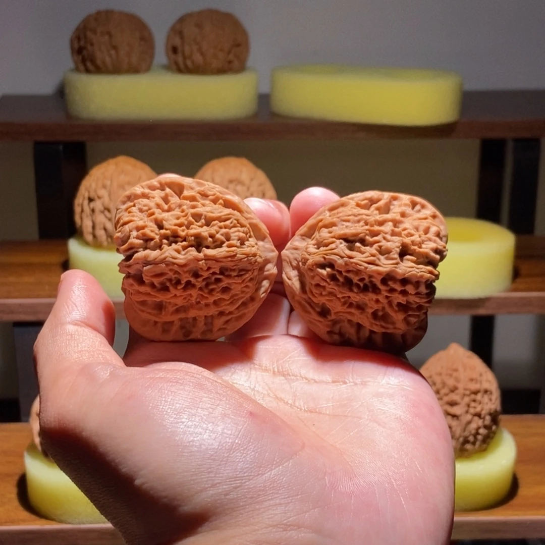 新***业吊坠文玩核桃全品45尺南疆石天使之翼精品毕业对