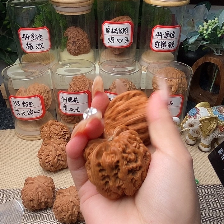 一***剑把件文玩核桃粗筋……