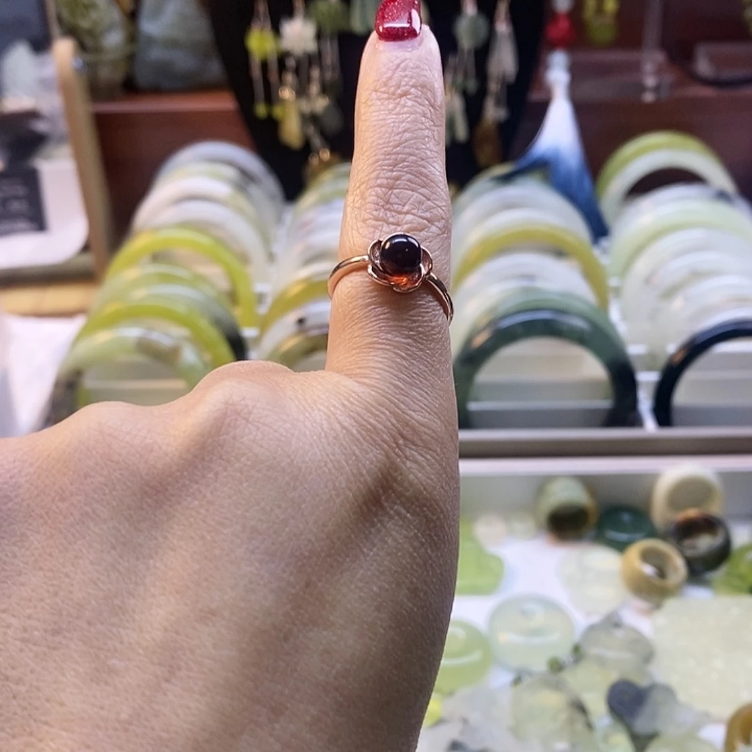 蛇纹石玉手镯未镶嵌王**贝
