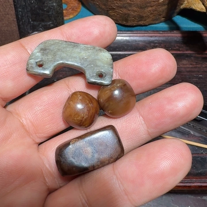 和田玉（糖玉）未镶嵌颈饰