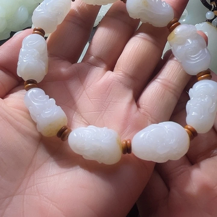 清***阁和田玉未镶嵌颈饰