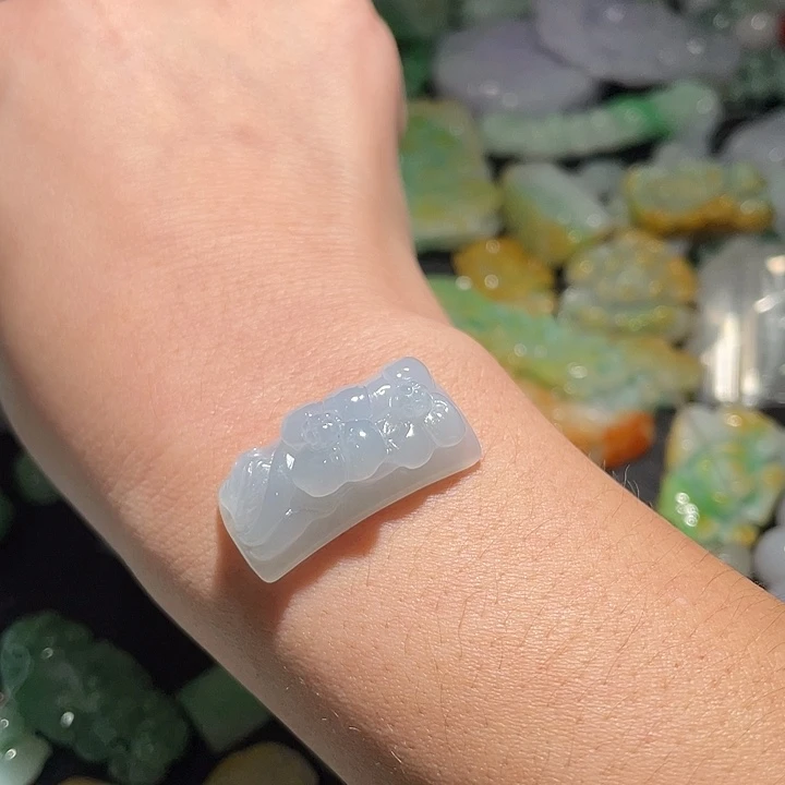 颈饰未镶嵌翡翠天