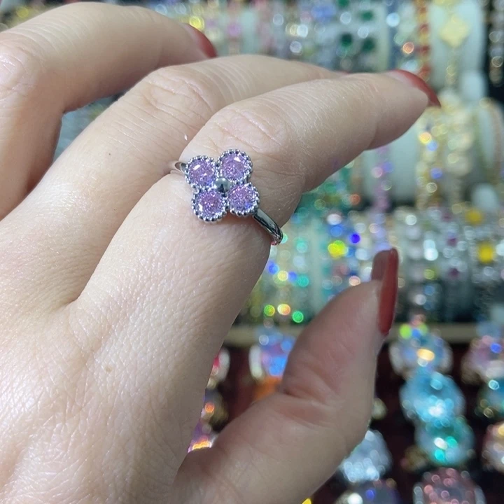 66锆石（处理）戒指