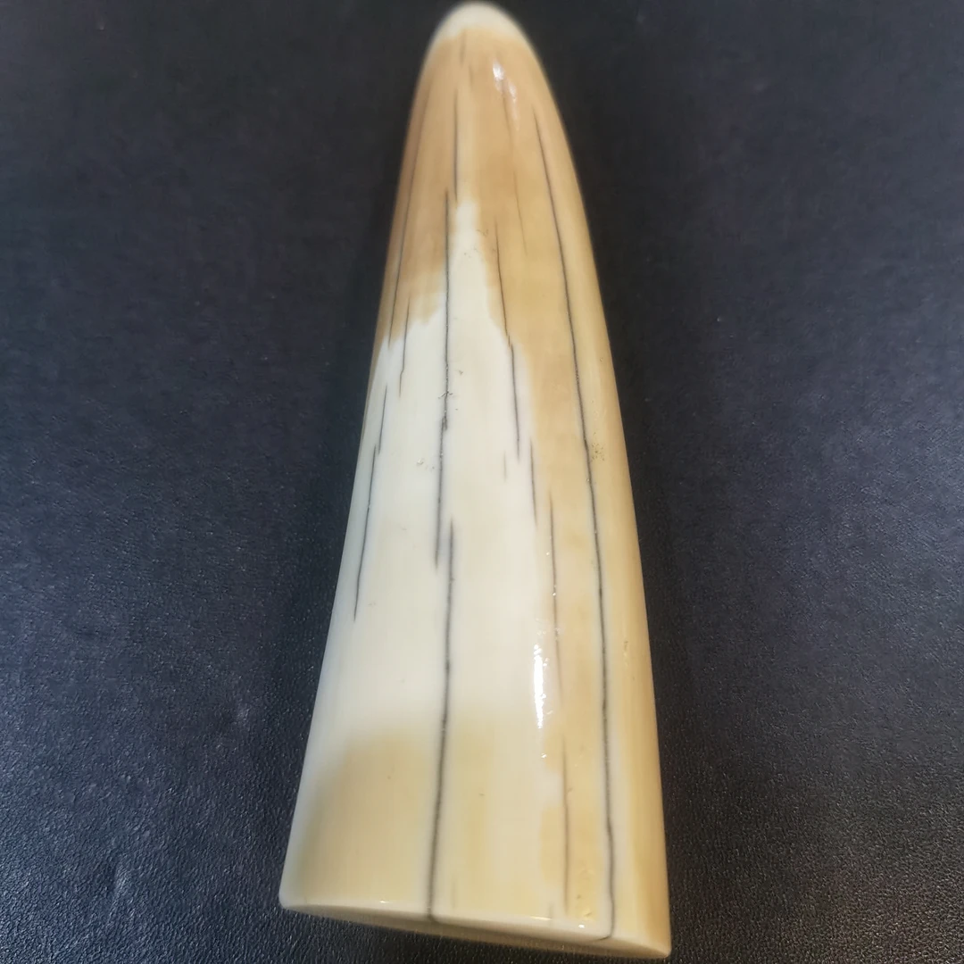 猛犸虬雕刻件约138.3克kk26