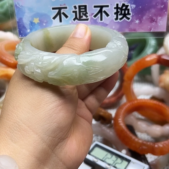 未镶嵌手镯石英岩玉
