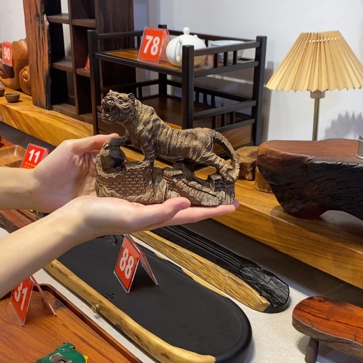 黑檀猛虎工艺摆件14-4-11
