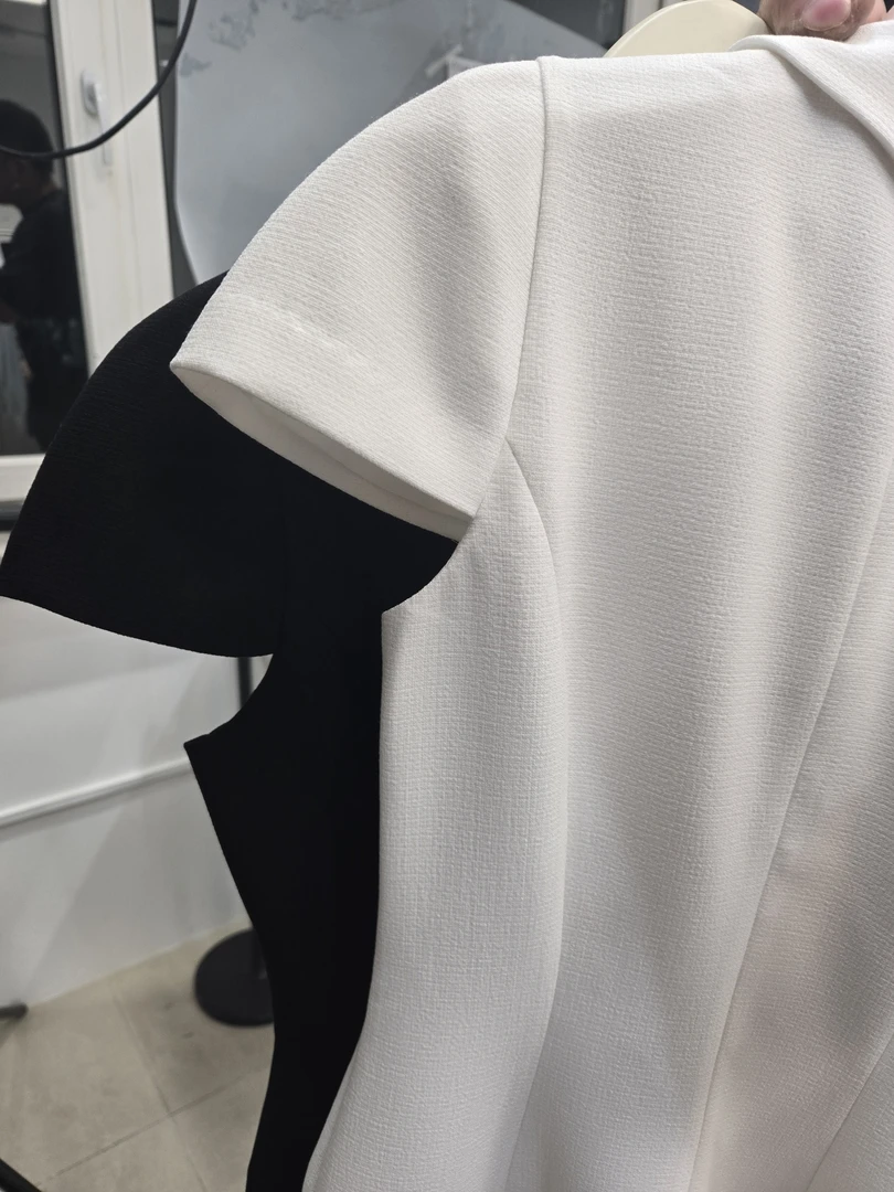 B家小翻领短袖连衣裙