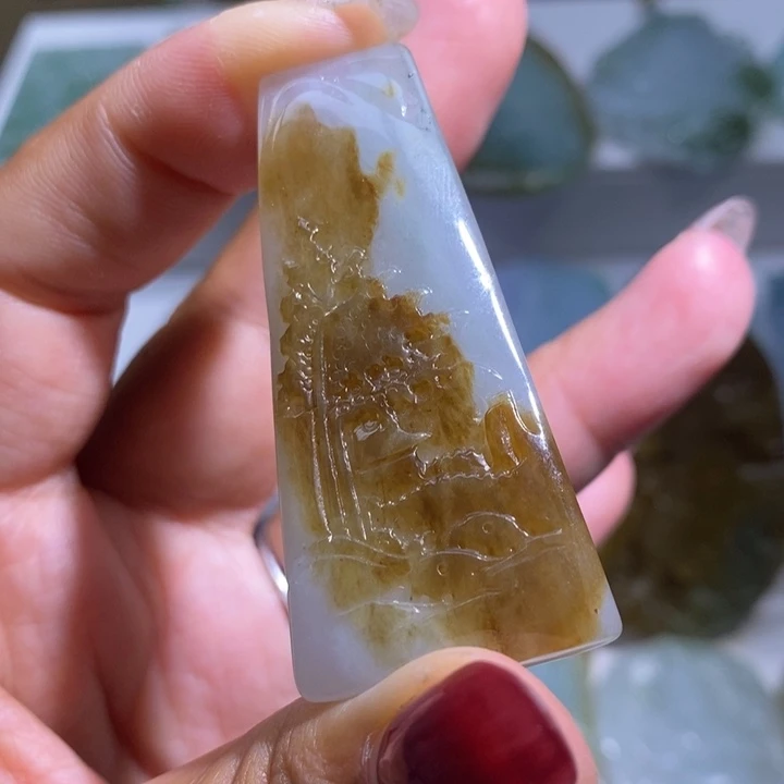 【闪购商品】翡翠未镶嵌颈饰山水