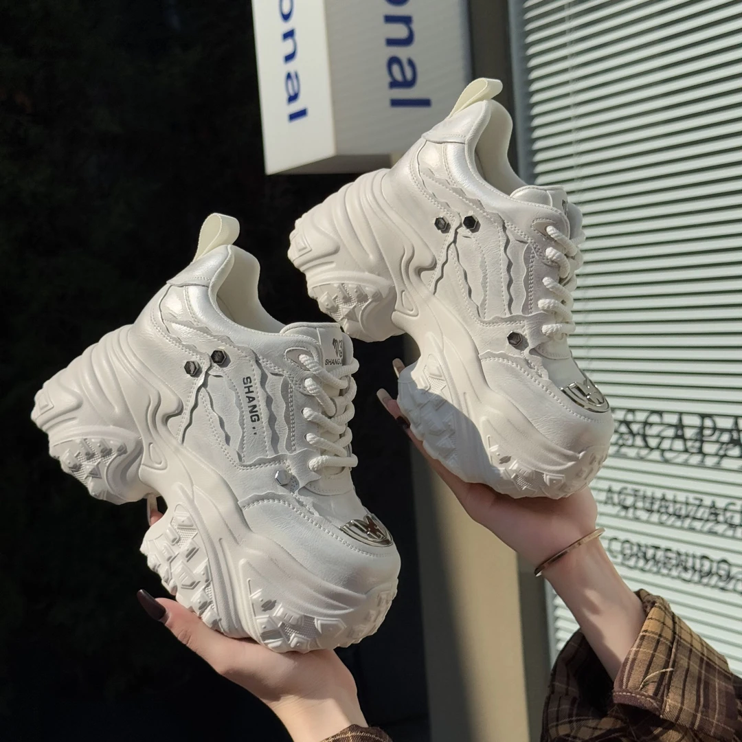 【伊卡登】2025新款9公分老爹鞋网红运动白色时尚休闲百搭春季真皮