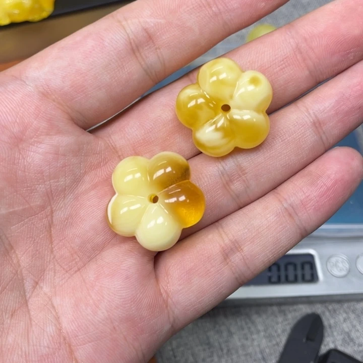 清****琥珀未镶嵌珠宝奇石