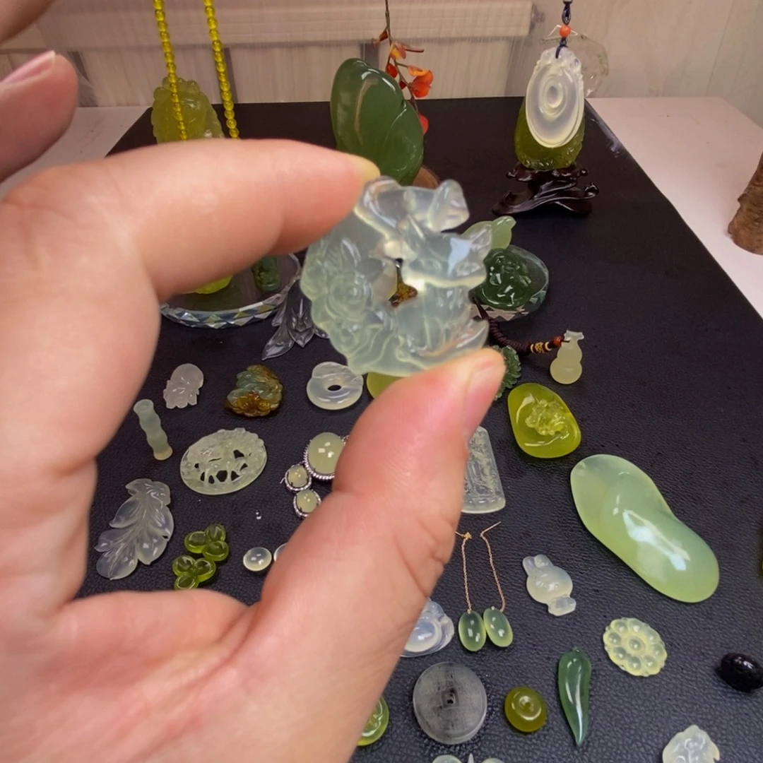 蛇纹石玉合金颈饰