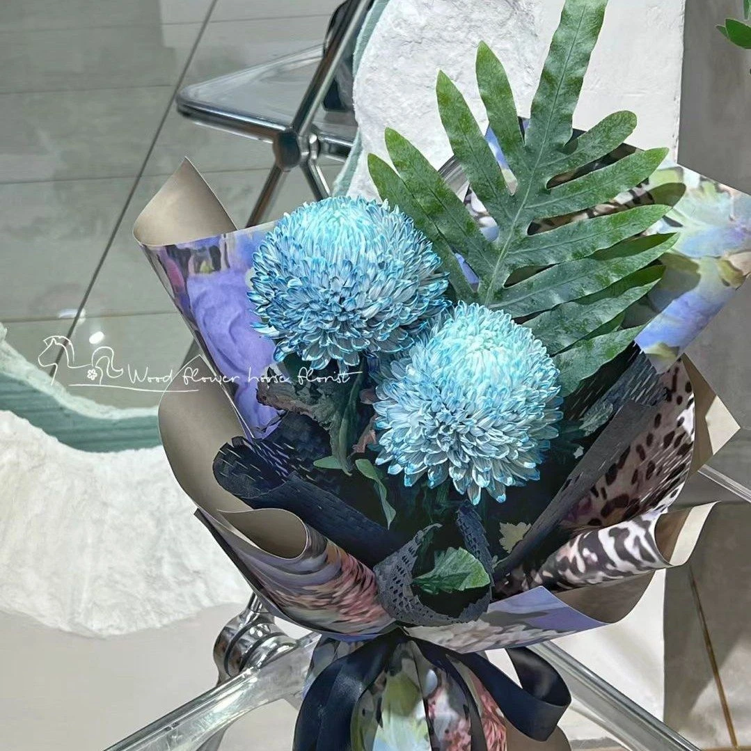 【天青色等烟雨】2朵青花瓷牡丹菊1支贯众蕨小花束送花上门