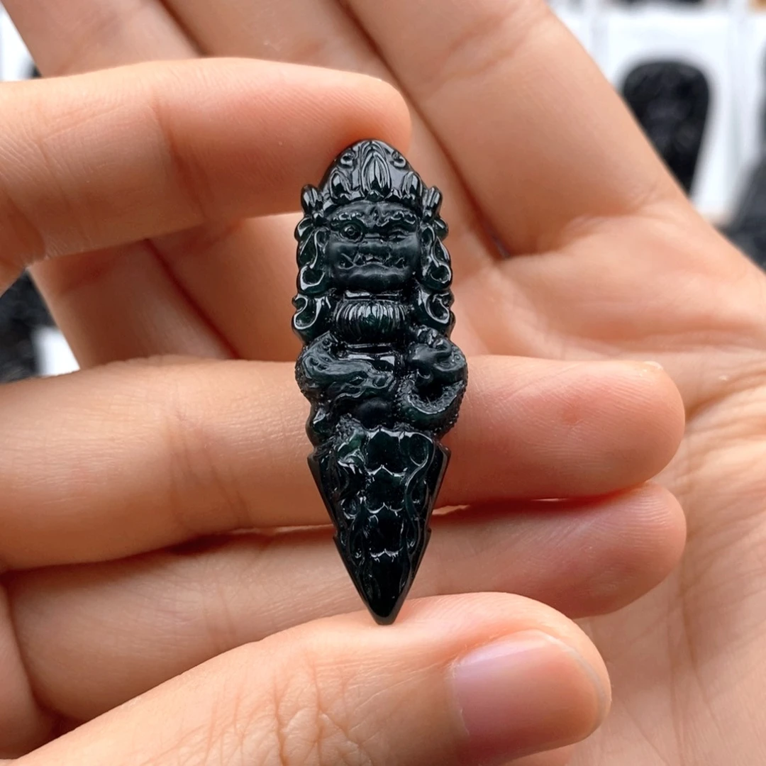 颈饰未镶嵌翡翠金刚杵