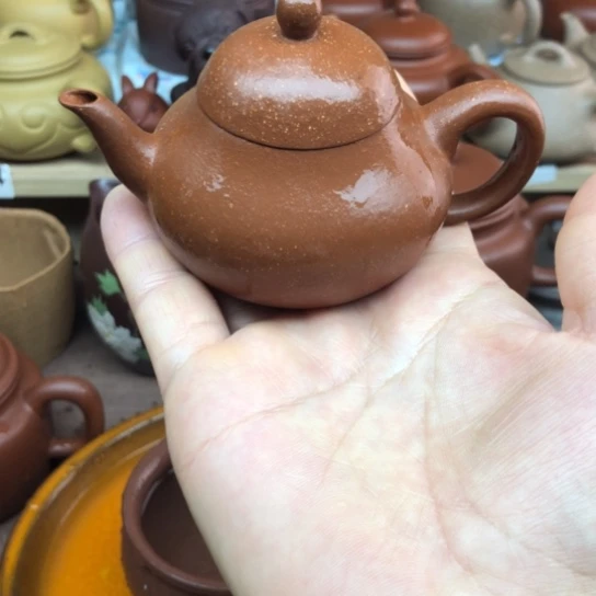 茶壶紫砂将坡泥梨形100豪升左右有瑕疵