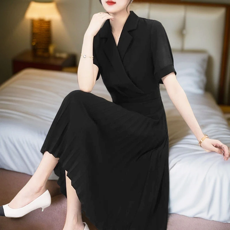 大码西装领连衣裙过膝胖赫本风斤气质显瘦短袖褶皱收腰裙子