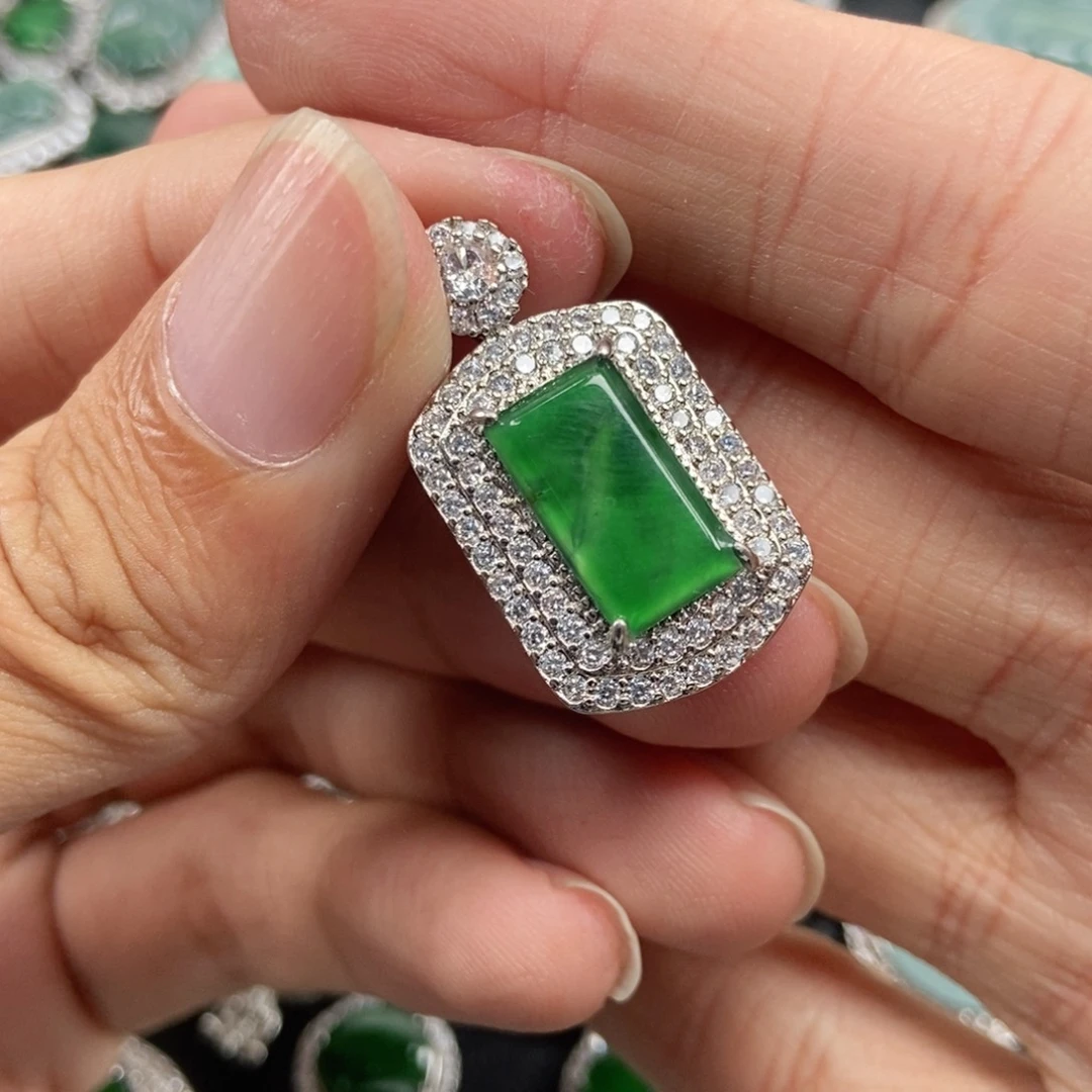 翡翠未镶嵌吊坠(不含链)