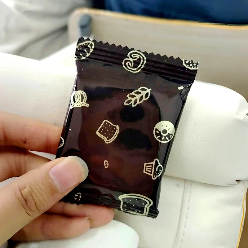 新疆西藏包邮轻薄脆纸薯片薄脆饼干海苔味番茄味生椰拿猴王子饼干