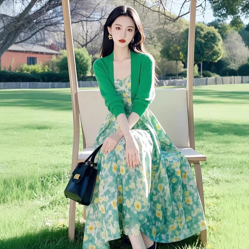 2025年春季新款漂亮小香风蓝色针织衫碎花吊带裙叠穿两件套套装