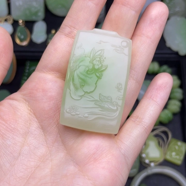 和田玉未镶嵌颈饰