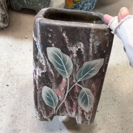 罐默认微瑕，有孔编号16-98