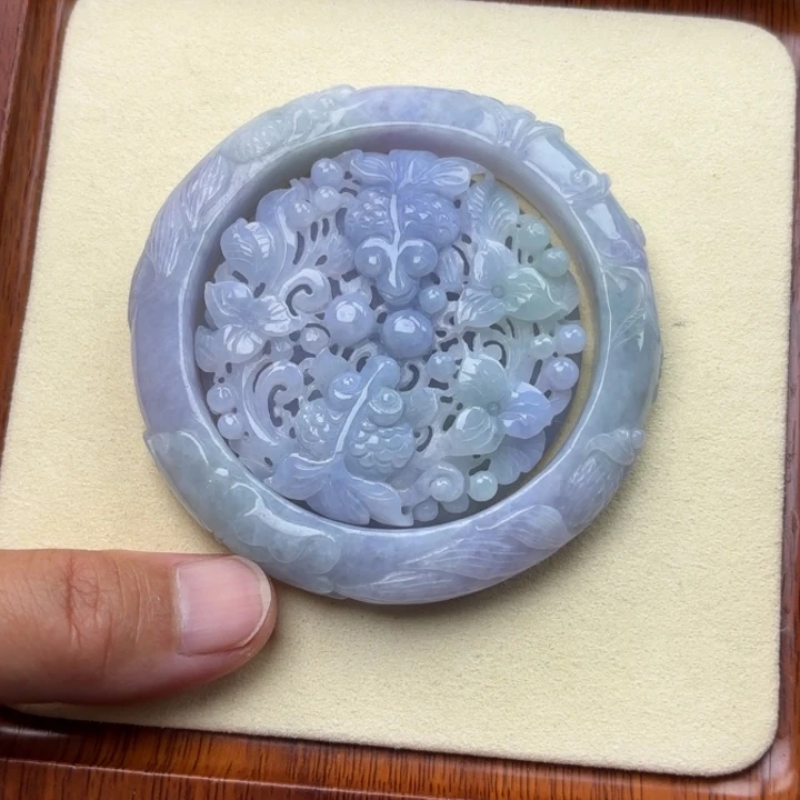 翡翠未镶嵌手镯57荷叶鱼209
