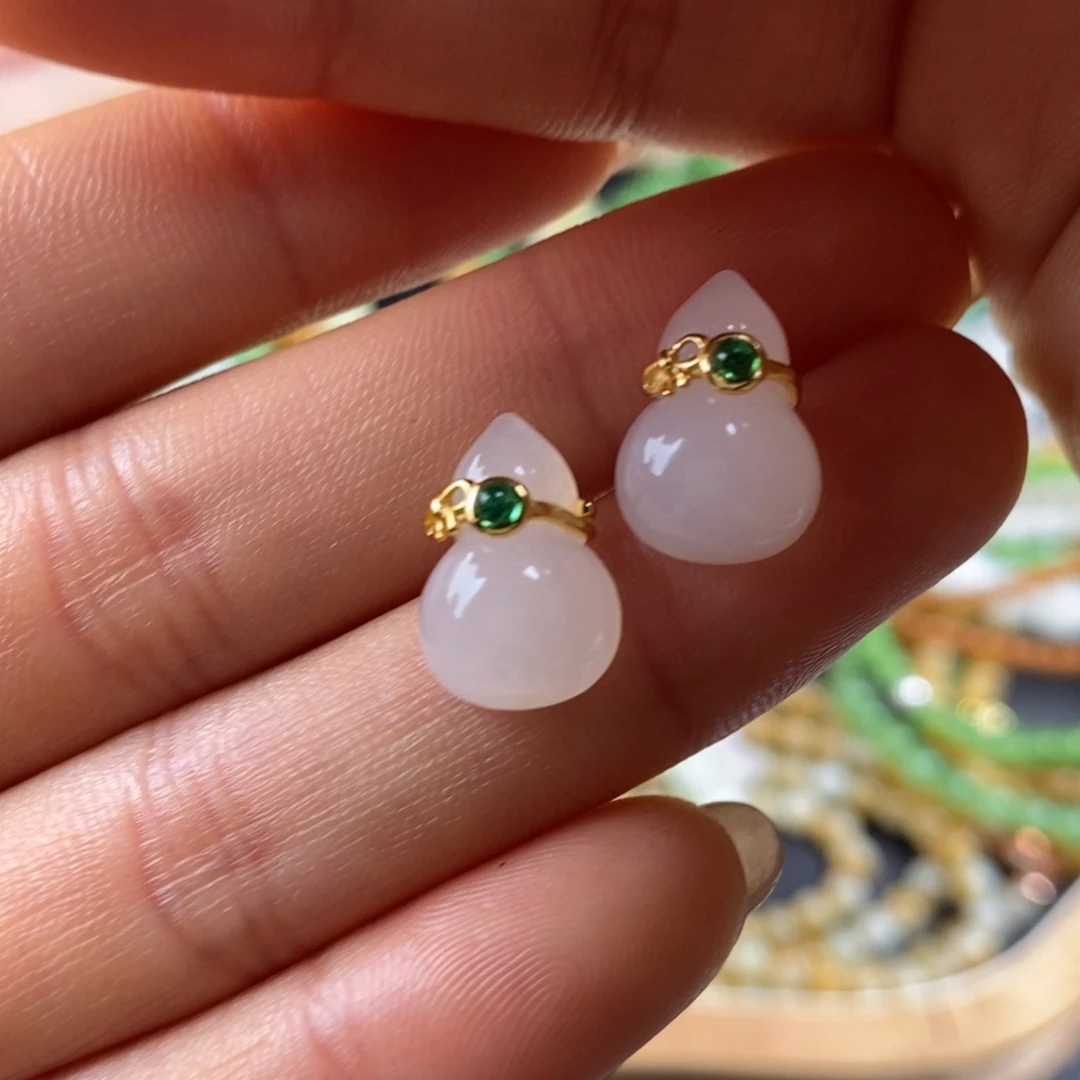 和田玉银S925镶嵌耳钉白冰葫芦耳钉