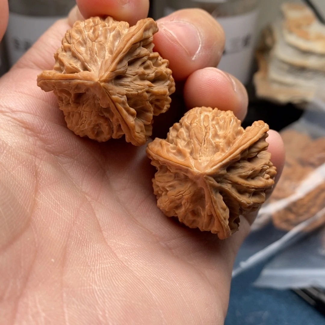 核桃把件三四盘山三棱