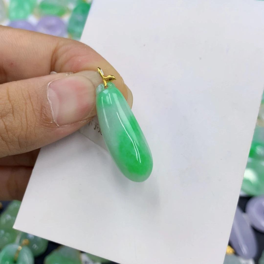 颈饰18K金镶嵌翡翠翡翠