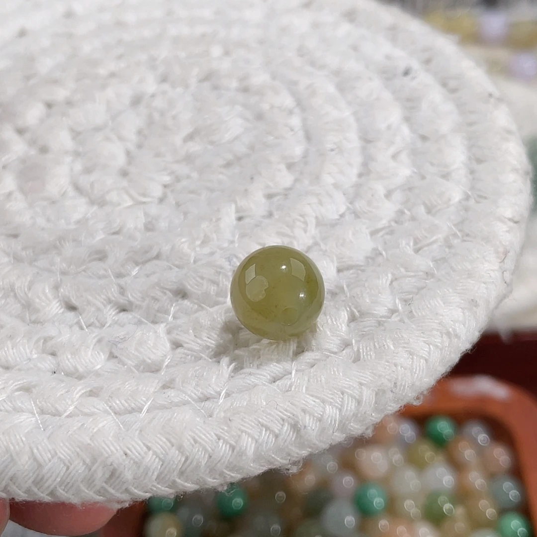 翡翠未镶嵌颈饰卡10.7 8567