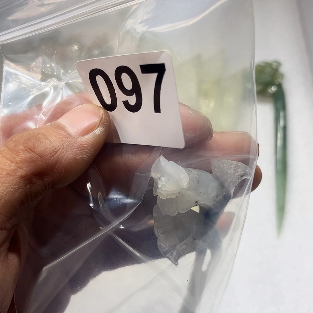 广***）蛇纹石玉未镶嵌发簪