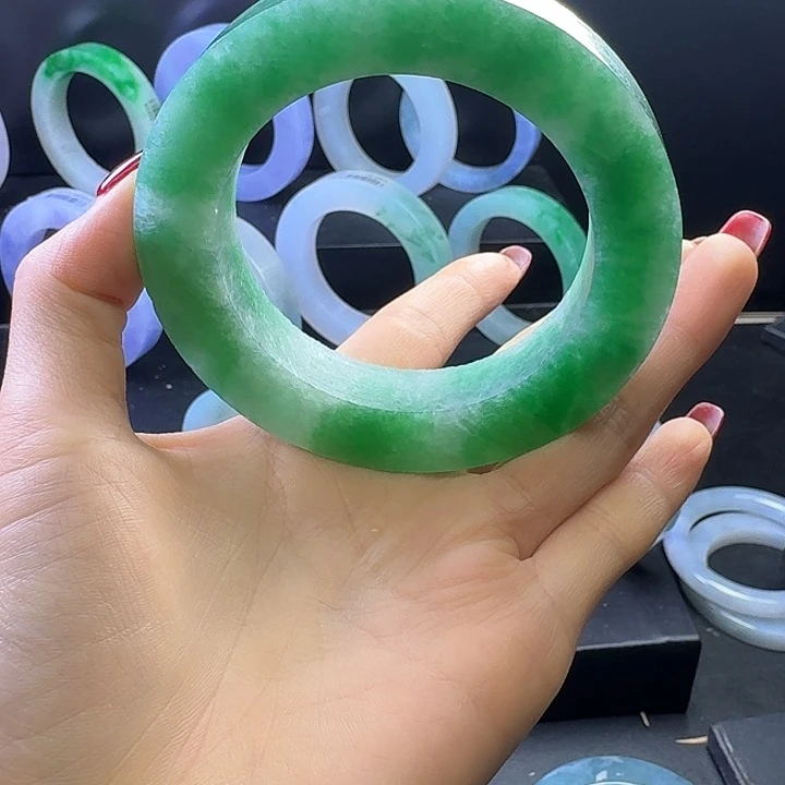 未镶嵌手镯翡翠满绿翡翠手镯