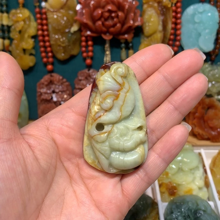 蛇纹石玉未镶嵌颈饰