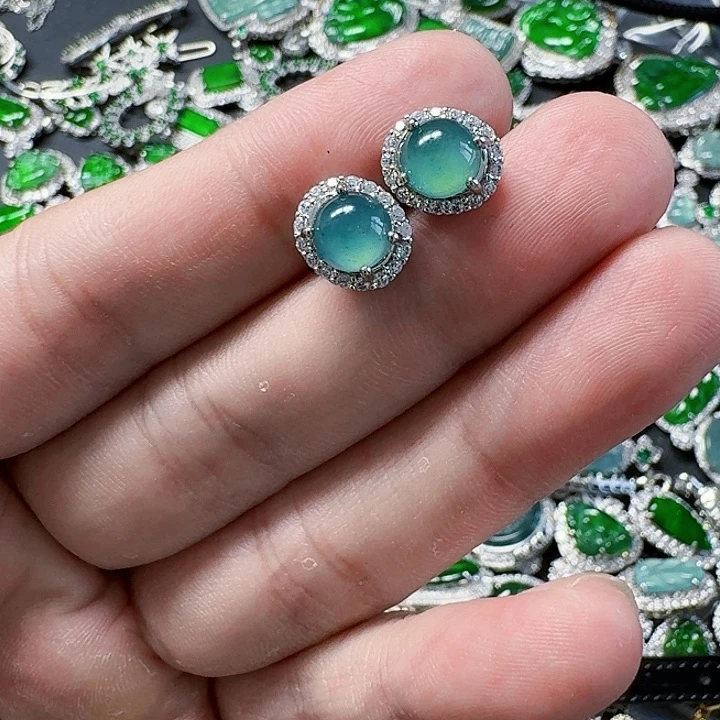 翡翠颈饰未镶嵌天然A货翡翠放漏