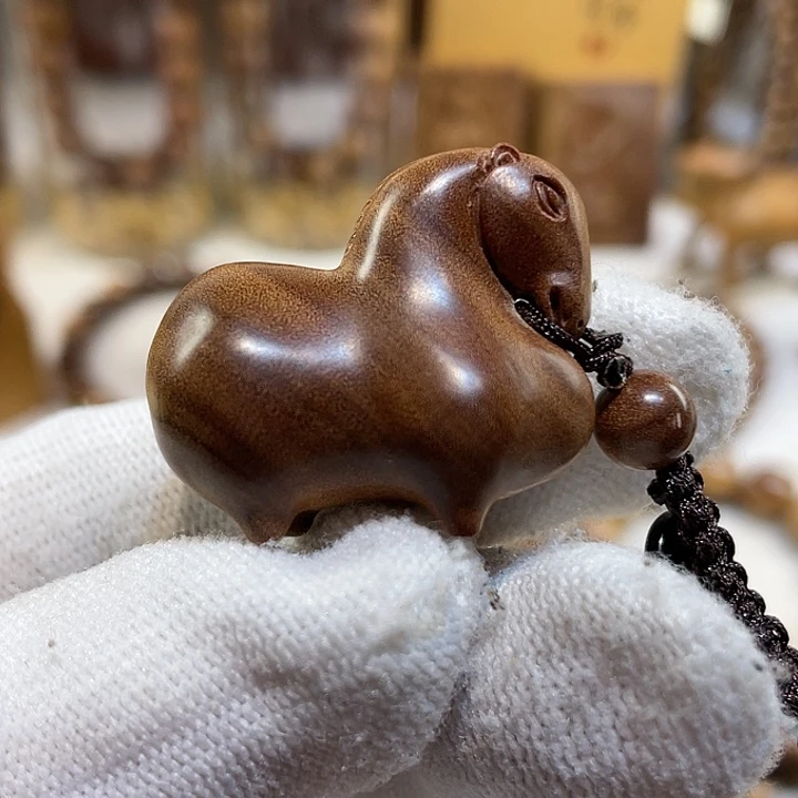 檀香木吊坠高端文玩马到成功湘工黑肉