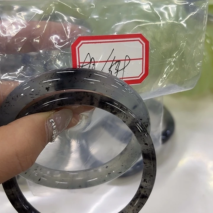 大***大蛇纹石玉未镶嵌手镯