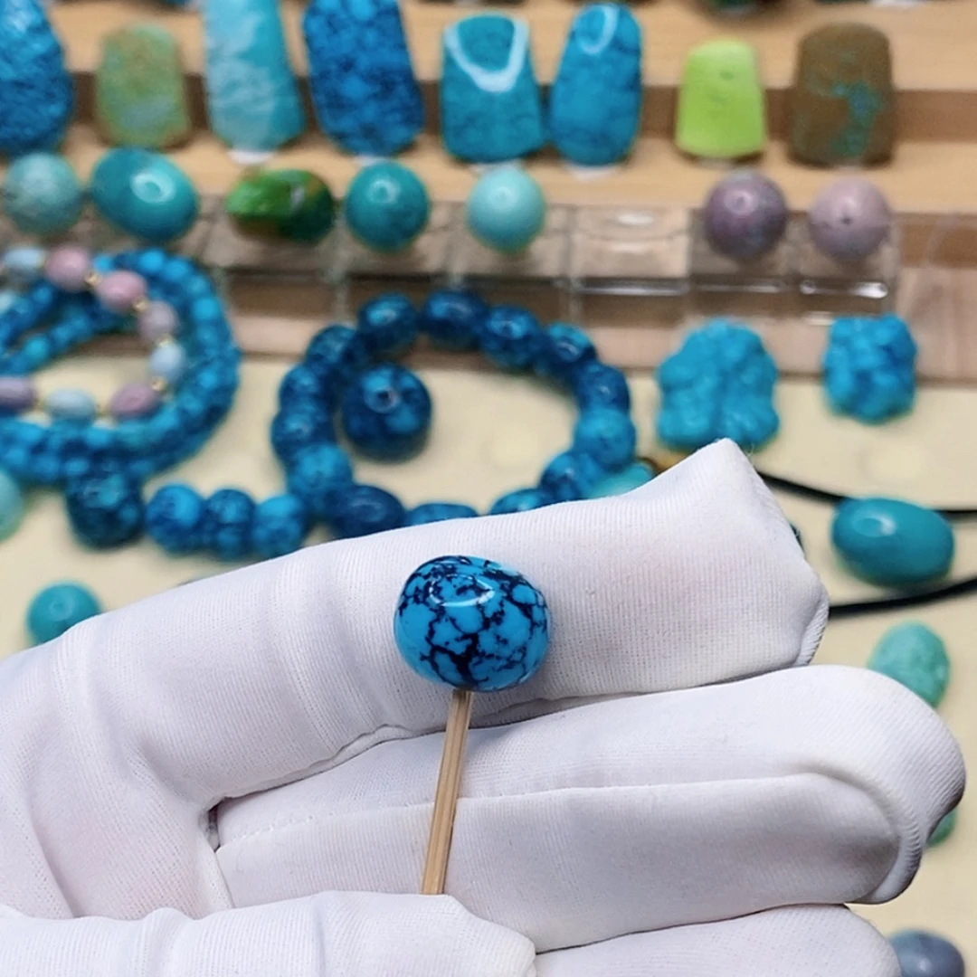 绿松石未镶嵌珠宝奇石