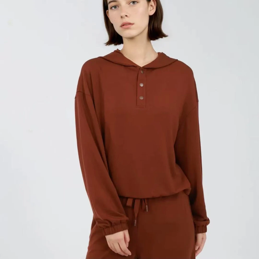 GIRDEAR/哥弟新款时尚简约休闲百搭运动轻盈连帽长袖卫衣女130108