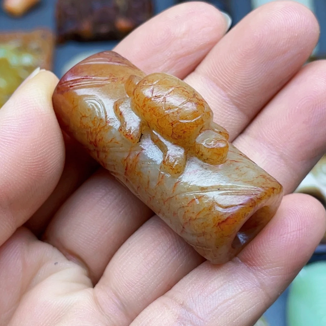 回***品颈饰未镶嵌和田玉