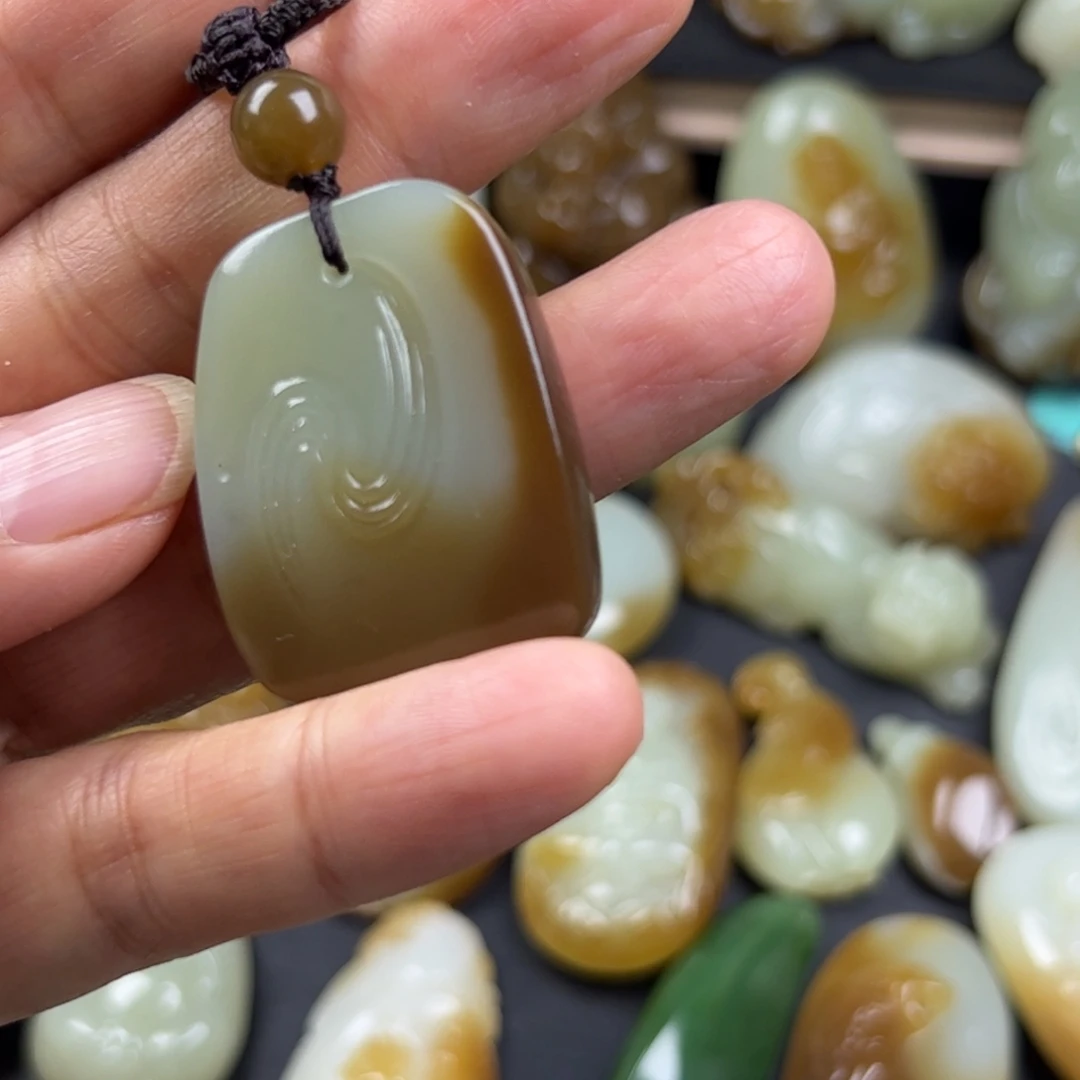 和田玉（糖玉）未镶嵌颈饰