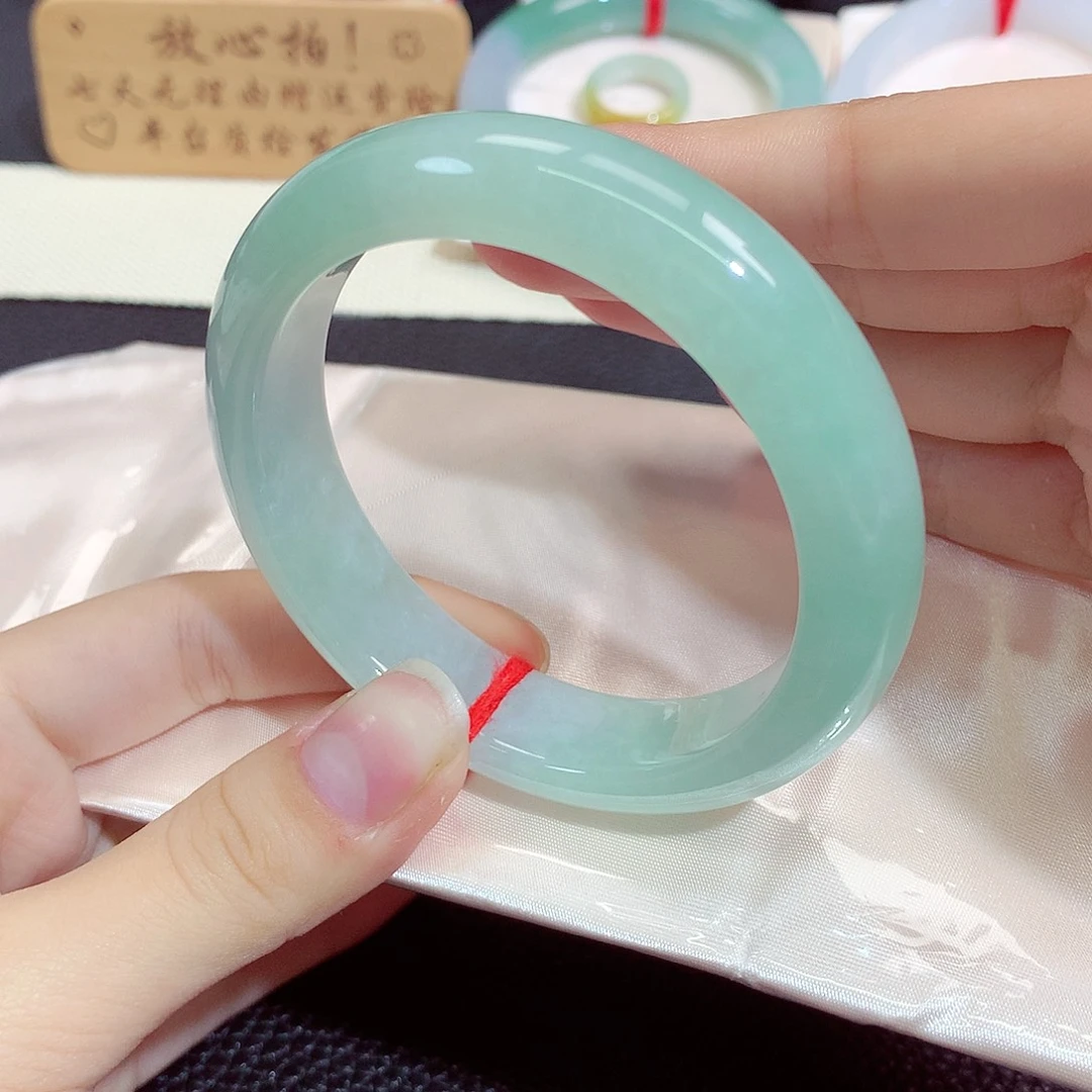 翡翠未镶嵌手镯9001