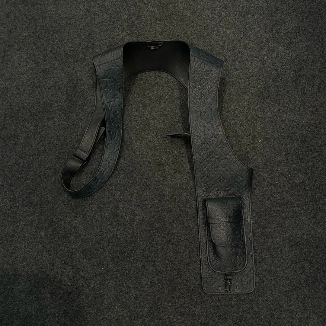 全新未使用 LouisVuitton/路易威登 秀款战术马甲/M码/