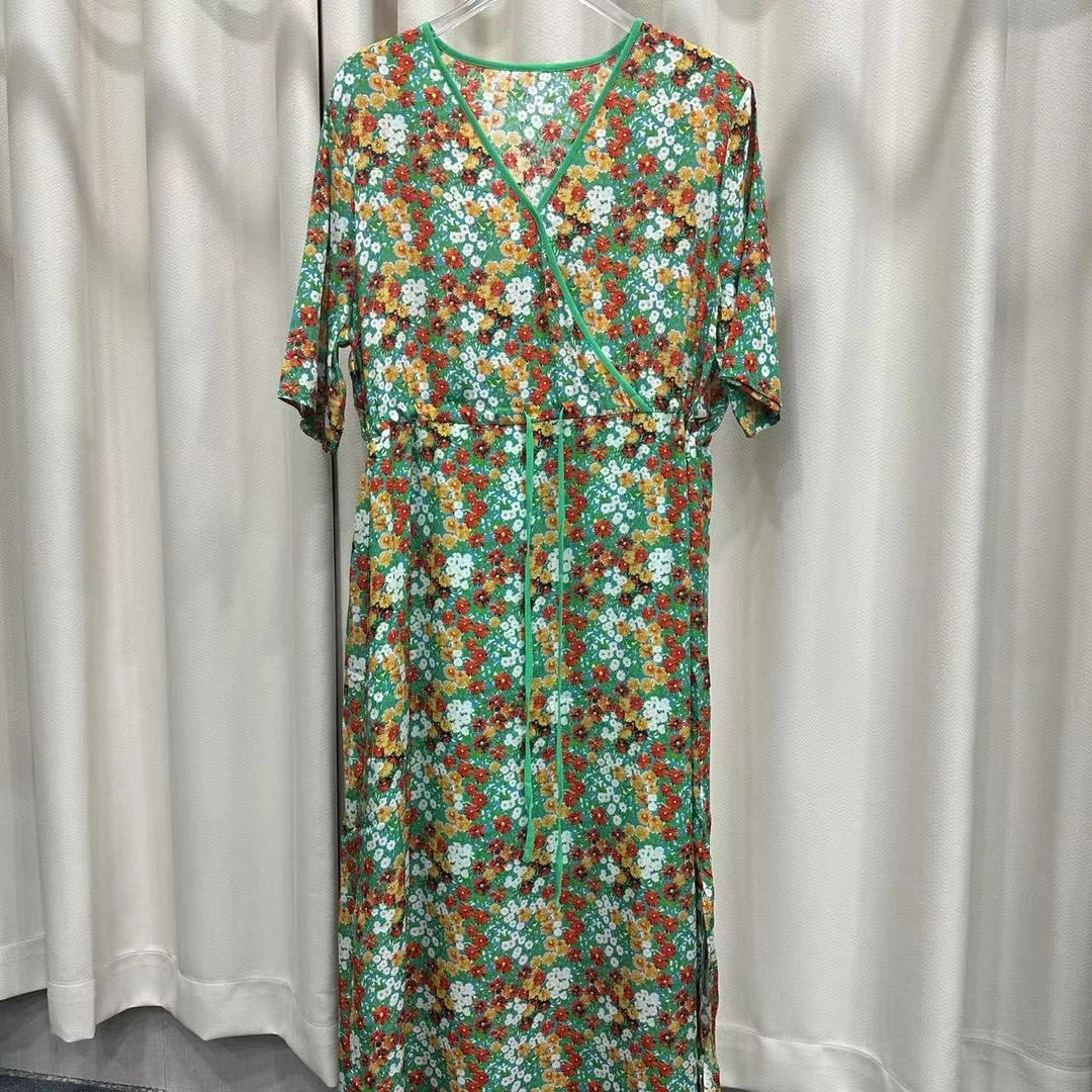 82106 绿色红绿桑蚕丝连衣裙