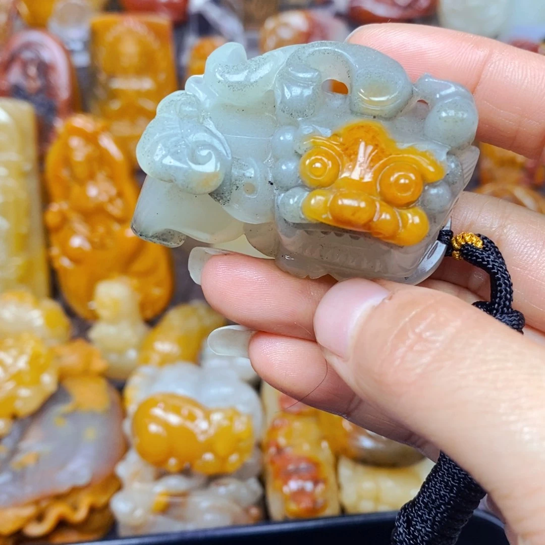 石英质玉（黄龙玉）未镶嵌吊坠(不含链)